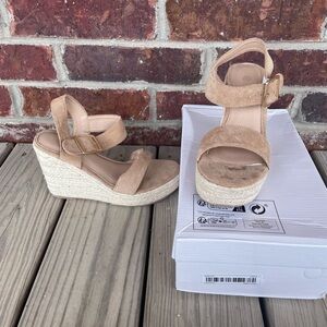 Women’s Camel Color Ankle Strap Platform Wedge Sandals Size EU 36 US 5.5